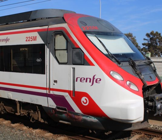 Verkehr: Züge der spanischen Renfe machen auf der Strecke Lyon-Barcelona der SNCF Konkurrenz Zug_Renfe