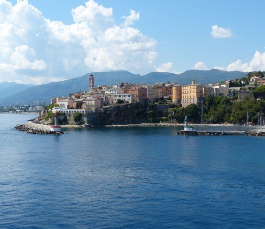 Brände auf Korsika: 200 Hektar in wenigen Stunden verwüstet – 200 Feuerwehrleute und 70 Löschzüge mobilisiert Korsika_Bastia