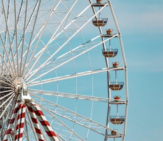 Le Quesnoy (Nord): Zweieinhalbjähriger bei Sturz vom Riesenrad schwer verletzt Riesenrad