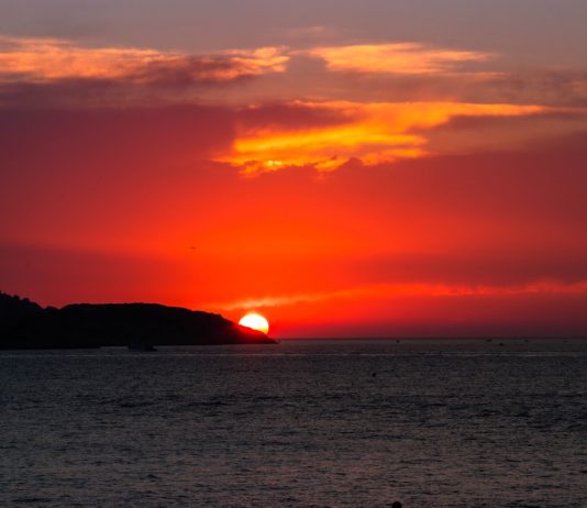 Marseille: Wegen der starken Hitze bleibt der Strand des Catalans die ganze Nacht geöffnet Strand_Sonnenuntergang_Marseille
