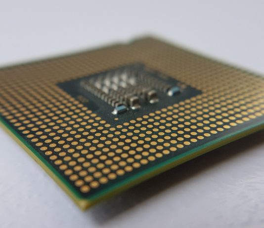 Verrat von Industriegeheimnissen an China und Russland: Vier Personen in Paris angeklagt microchip-halbleiter