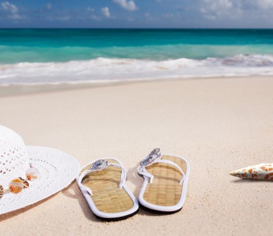 Drei Wochen Sommerurlaub sind zu lang -das sagen jedenfalls einige Forscher Sommerurlaub_Strand