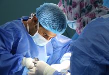 Ein leiser Durchbruch in Grenoble: Neue Hoffnung im Kampf gegen Bauchspeicheldrüsenkrebs Krankenhaus_Operation