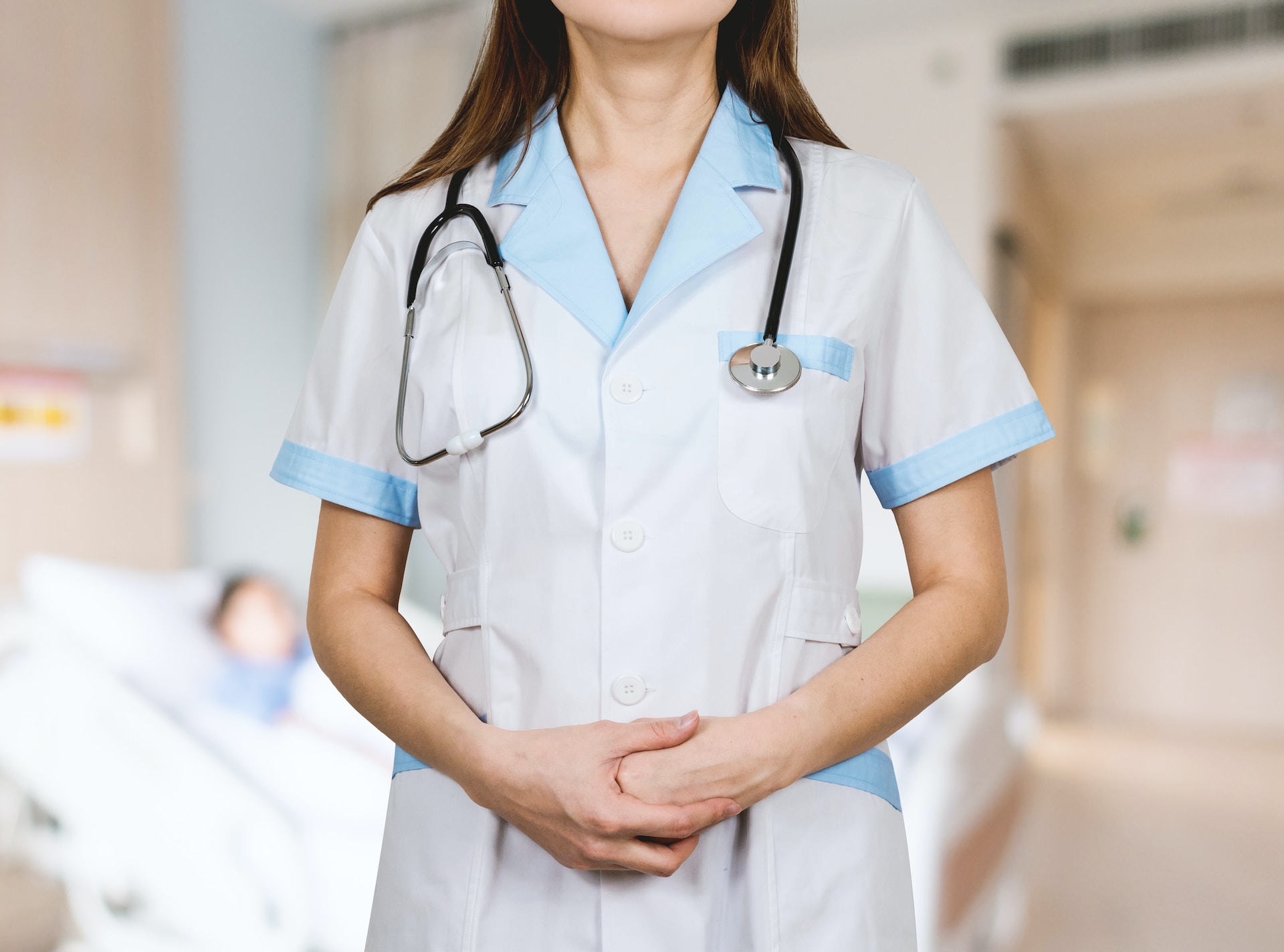 Frankreich: Nachtarbeit soll für Krankenschwestern und Pflegehelfer 25% besser bezahlt werden