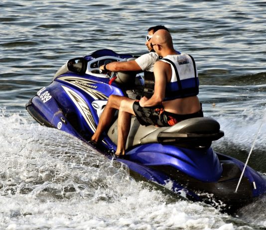 Marokko: Franco-Marokkaner auf Jet-Ski von der algerischen Küstenwache erschossen Jet-Ski