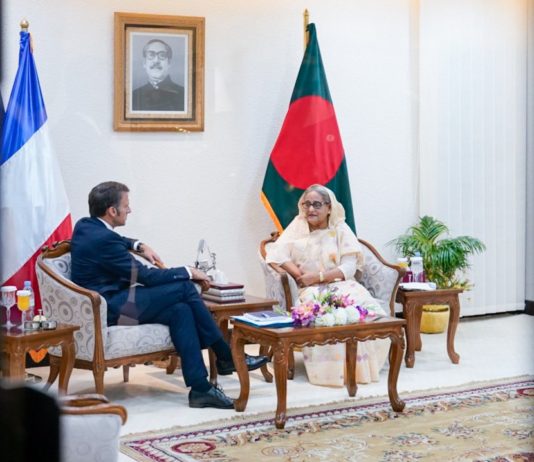 Politik: Emmanuel Macron besuchte Bangladesch Macron_Sheikh_Hasina_Bangladesch