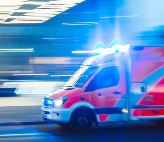 Explosion aux Minguettes: Eine Nacht, die Vénissieux erschütterte Krankenwagen_Rettung