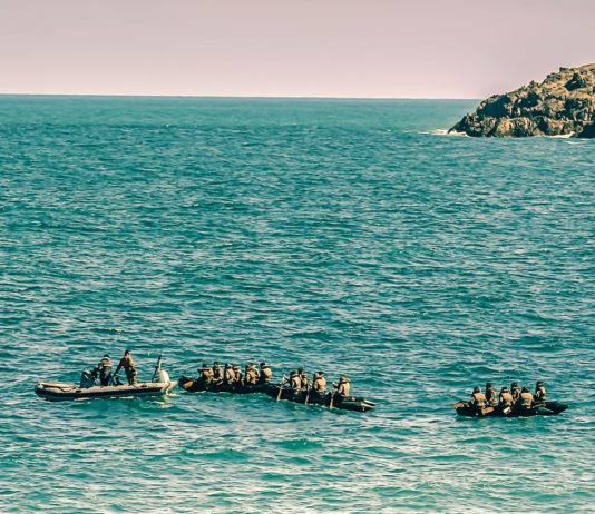 Französischer Innenminister Gérald Darmanin spricht in Rom mit Amtskollegen über Migrantenkrise Migranten_Mittelmeer