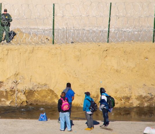 Migranten: Die Stadt Calais steht unter starker Belastung Migration_Illustration