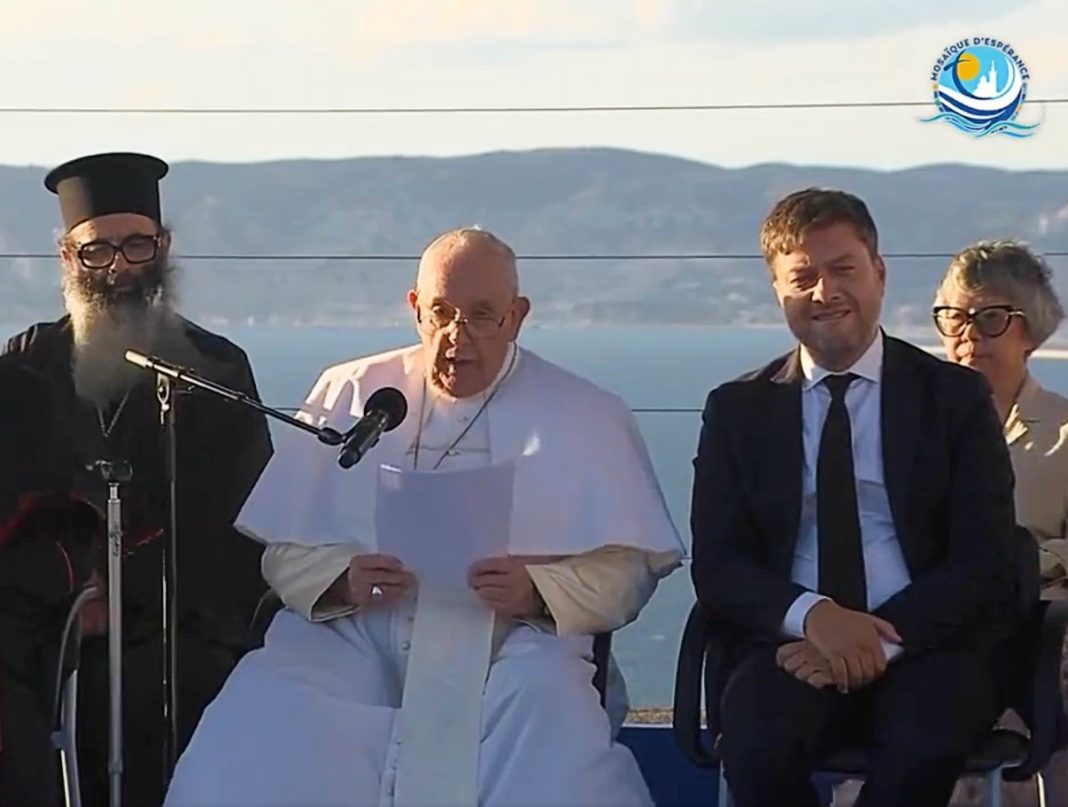 Papst_Franziskus_Marseille_ScreenKTOTV