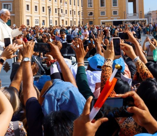 Papstbesuch in Marseille: 70.000 Hostien, 140 Bischöfe und 700 Priester – sagt der Erzbischof von Paris Papst_Franziskus_Rom