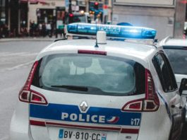 Ein Morgen der Angst: 90-Jährige in ihrer Wohnung in Nizza vergewaltigt Polizei_Illustration