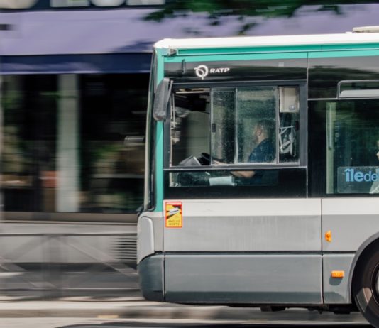 Er hatte einfach keine Lust mehr: Busfahrer setzt Gymnasiasten 7 km von Zuhause auf der Straße aus RATP_Bus_Paris