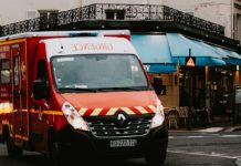 Neun Hilferufe – und niemand kam: Der Fall Sylvia Iannello erschüttert Frankreich Rettung_Illustration