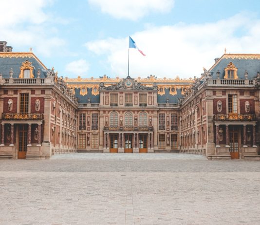 Ein König im Schloss von Versailles Schloss_von_Versailles