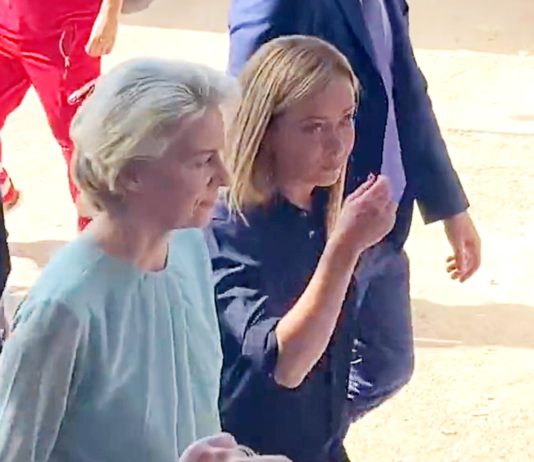 Migranten: Ursula von der Leyen und Giorgia Meloni auf Lampedusa – es kommen weitere Boote an Von_der_Leyen_Meloni_Lampedusa
