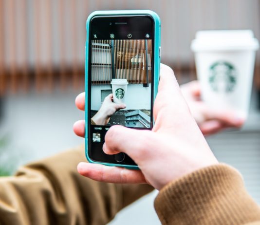 Algerien: Perfekte Nachahmung eines Starbucks in Oran macht in sozialen Netzwerken die Runde Starbucks