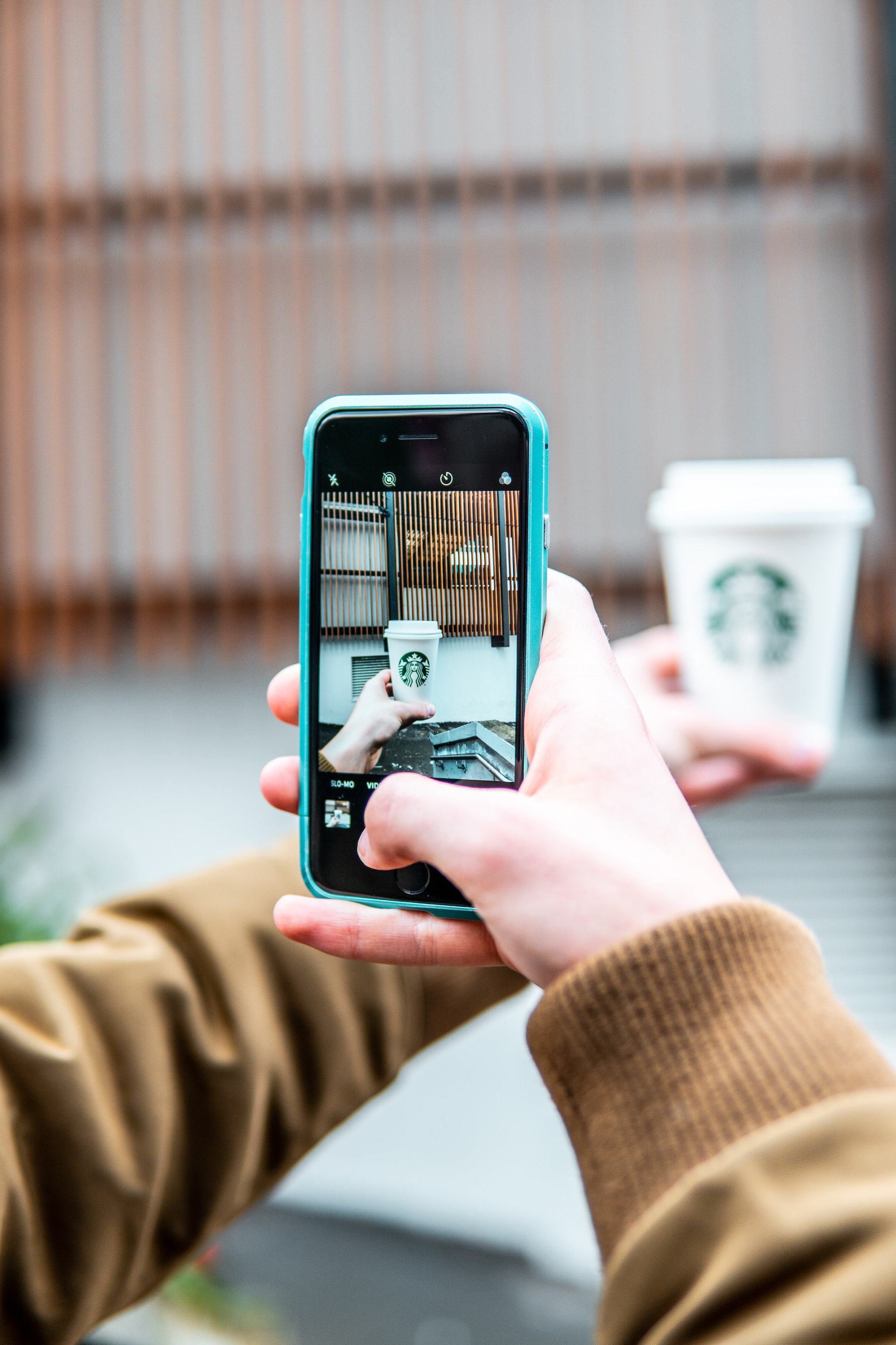 Algerien: Perfekte Nachahmung eines Starbucks in Oran macht in sozialen Netzwerken die Runde
