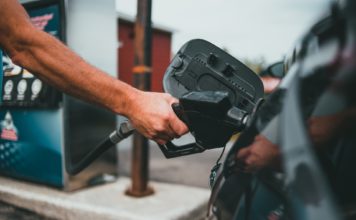 Zwischen Tankstelle und Geopolitik: Frankreich ringt erneut um die Steuern auf Kraftstoffe Tankstelle