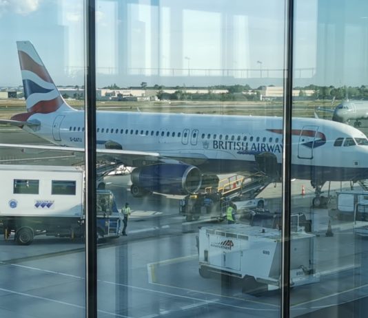 Sitznachbarn haben nichts bemerkt: Auf einem Flug von London nach Nizza stirbt eine Frau British_Airways