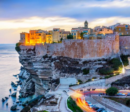 Emmanuel Macron auf Korsika: Autonomie der Insel wurde in wenigen Monaten zu einem wichtigen Thema Boniacio-Korsika