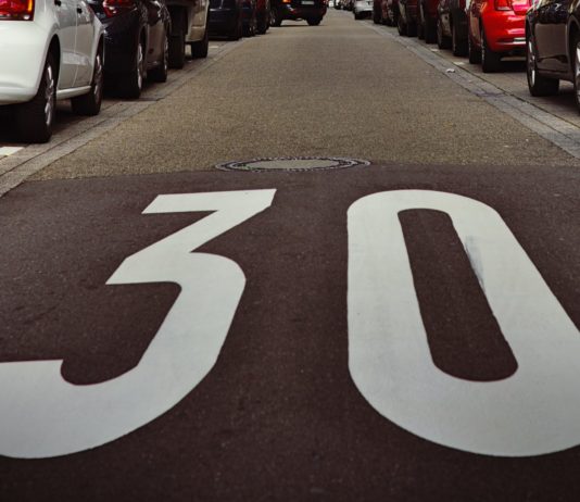 Verkehr in Marseille: Tempo 30 in der Nähe von Schulen und mehr Fußgängerzonen Geschwindigkeitsbeschränkung