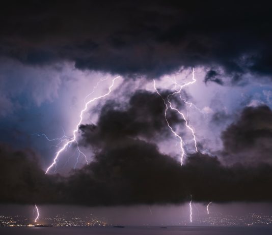 Unwetter in der Charente: Weinberge beschädigt, TER-Verkehr stark beeinträchtigt Gewitter