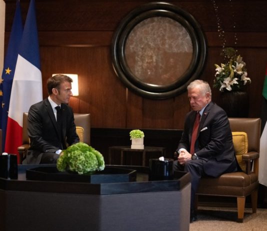 Israel-Hamas-Konflikt: Emmanuel Macron schickt Krankenhausschiff zu den Zivilisten in Gaza Emmanuel-Macron_Abdullah-II-bin al-Hussein