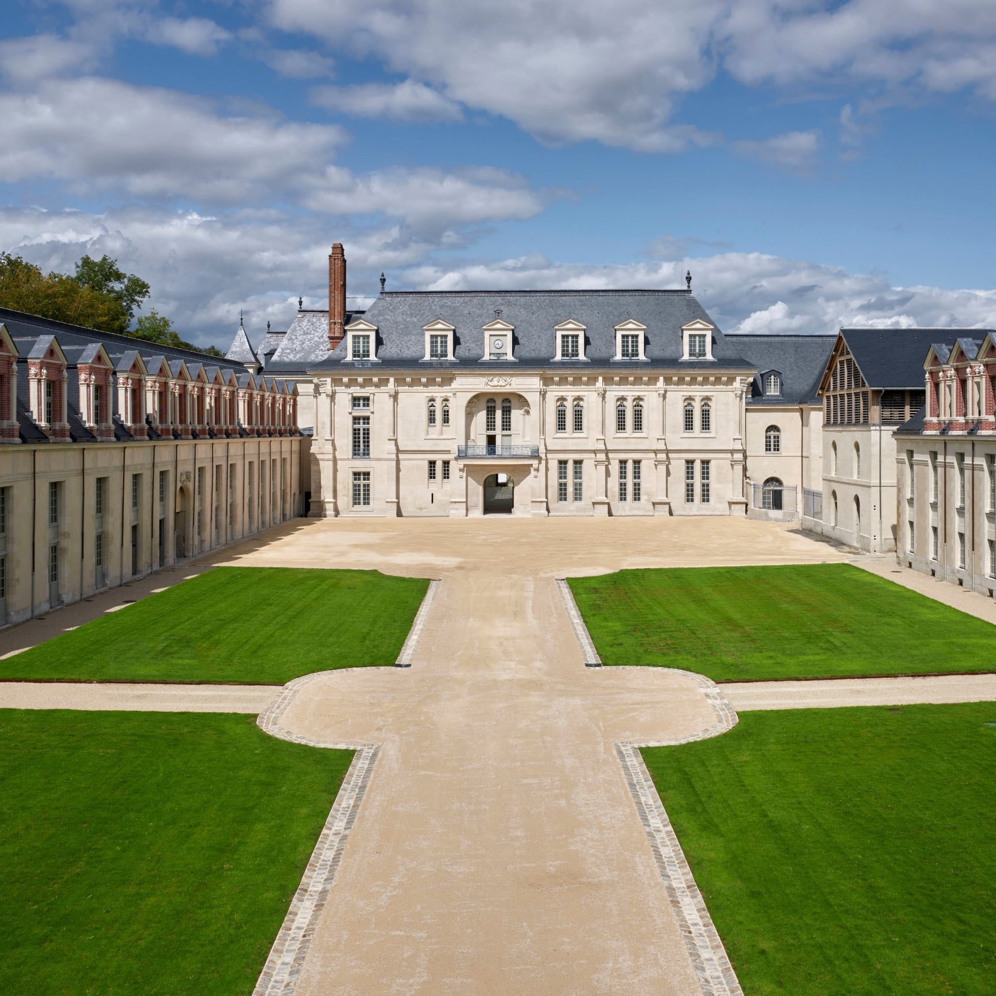 Emmanuel Macron weiht in Villers-Cotterêts die "Cité internationale de la langue française" ein