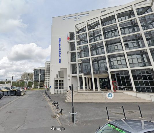 Marne: Ein mit zwei Messern bewaffneter Mann vor der Polizeiwache in Reims festgenommen Polizei_Reims_ScreenGoogle