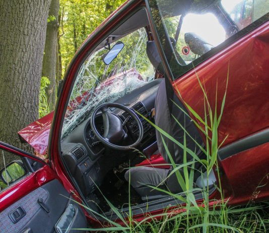 Gironde: Autounfall war eigentlich Racheakt eines betrogenen Ehemannes am Liebhaber seiner Frau Verkehrsunfall