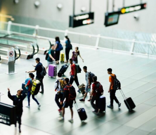 Wenn der Notfall im Ausland zur Kostenfalle wird: Die unterschätzten Risiken von Rücktransporten Flughafen