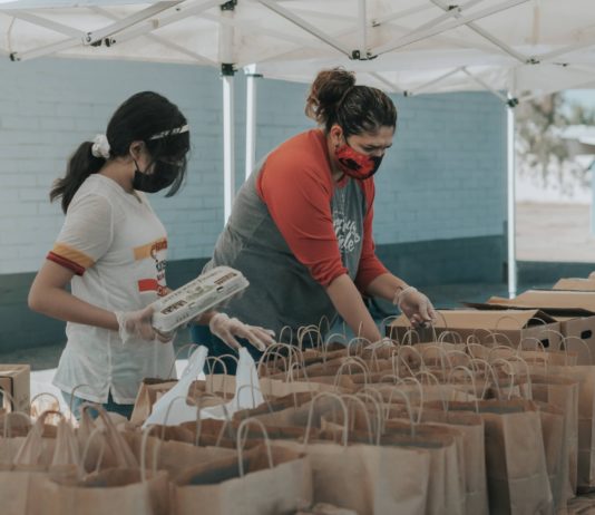Gericht setzt Verbot von Lebensmittelverteilungen im Norden von Paris aus Lebensmittelhilfe
