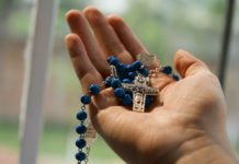 Die fundamentalistische katholische Bewegung Civitas wurde in Frankreich verboten Katholizismus