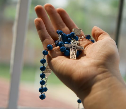 Die fundamentalistische katholische Bewegung Civitas wurde in Frankreich verboten Katholizismus