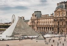 Einbruch im Louvre: Als Paris am Morgen den Atem anhielt Louvre_Paris