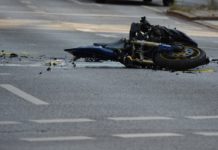 Tragödie in Bassens: Junge Frau stirbt bei illegalem Motorradrennen Motorrad_Unfall