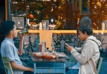 Klima: Der Alltag der Bars und Cafés in Frankreich wird durch die Hitze durcheinander gebracht Terrasse_Restaurant