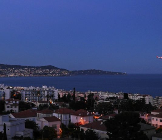 Mehrere Städte in den Departements Alpes-Maritimes und Var saßen nach gigantischem Stromausfall im Dunkeln Nizza-Nacht