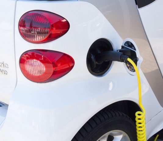 Frankreich: Elektroautos setzen sich bisher nicht gegen Autos mit Verbrennungsmotor durch Elektroauto