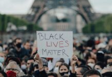 Menschenwürde schützen: Der fortwährende Kampf gegen Rassismus in den USA und Europa Rassismus