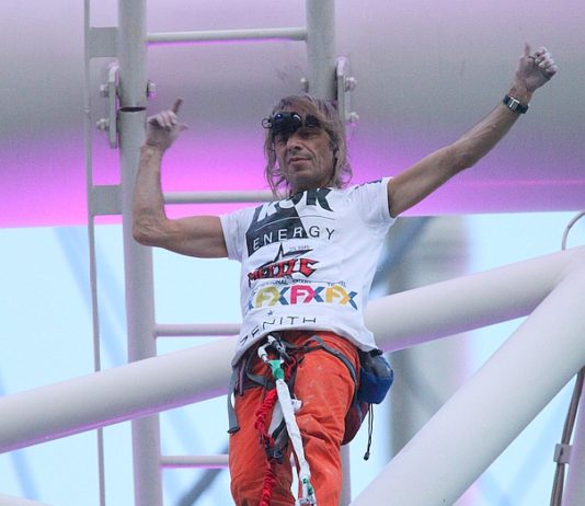 Israel-Hamas-Konflikt: Der „französische Spiderman“ Alain Robert will eine „Botschaft des Friedens“ senden Alain_Robert_005_Wiki