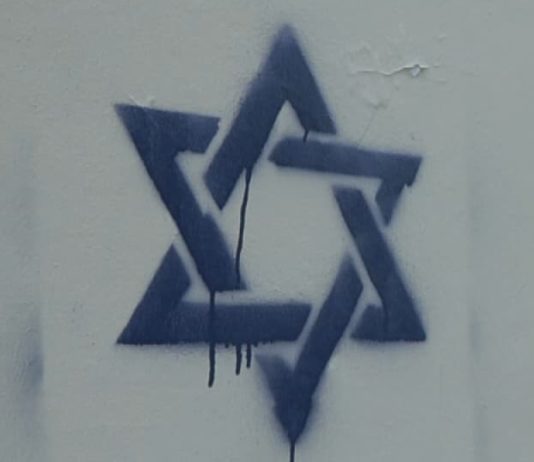 Davidsterne in Paris: Kam der Auftrag für die antisemitischen Schmierereien aus Russland? Davidstern_Paris
