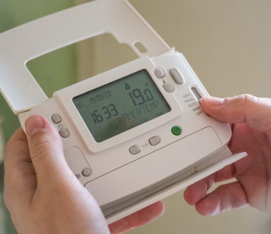 Energieeinsparungen beim Heizen: Der neue Aktionsplan der französischen Regierung Thermostat
