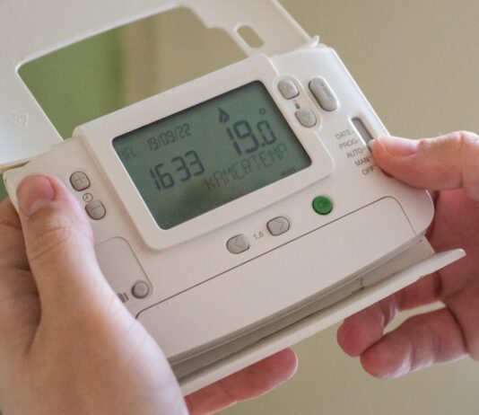 Smart statt Pflicht: Frankreich verschiebt Thermostat-Zwang auf 2030 Thermostat
