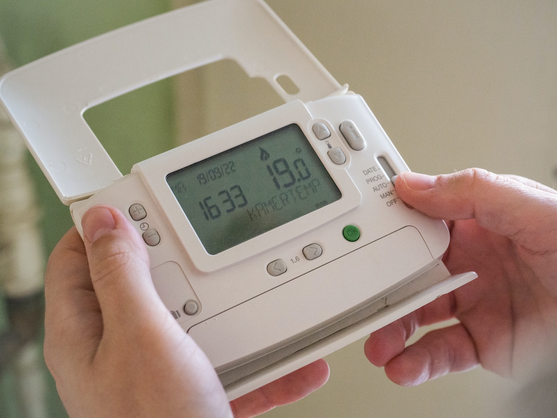 Smart statt Pflicht: Frankreich verschiebt Thermostat-Zwang auf 2030
