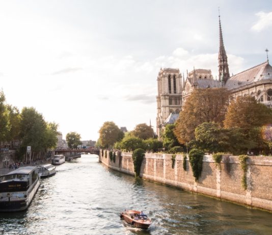 Editorial: Notre-Dame de Paris – Ein Symbol französischer Kultur und Geschichte Notre_Dame_de_Paris