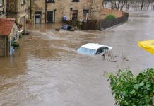 Wenn Autos ertrinken – Die teure Rechnung der Flut Hochwasser_Illustration