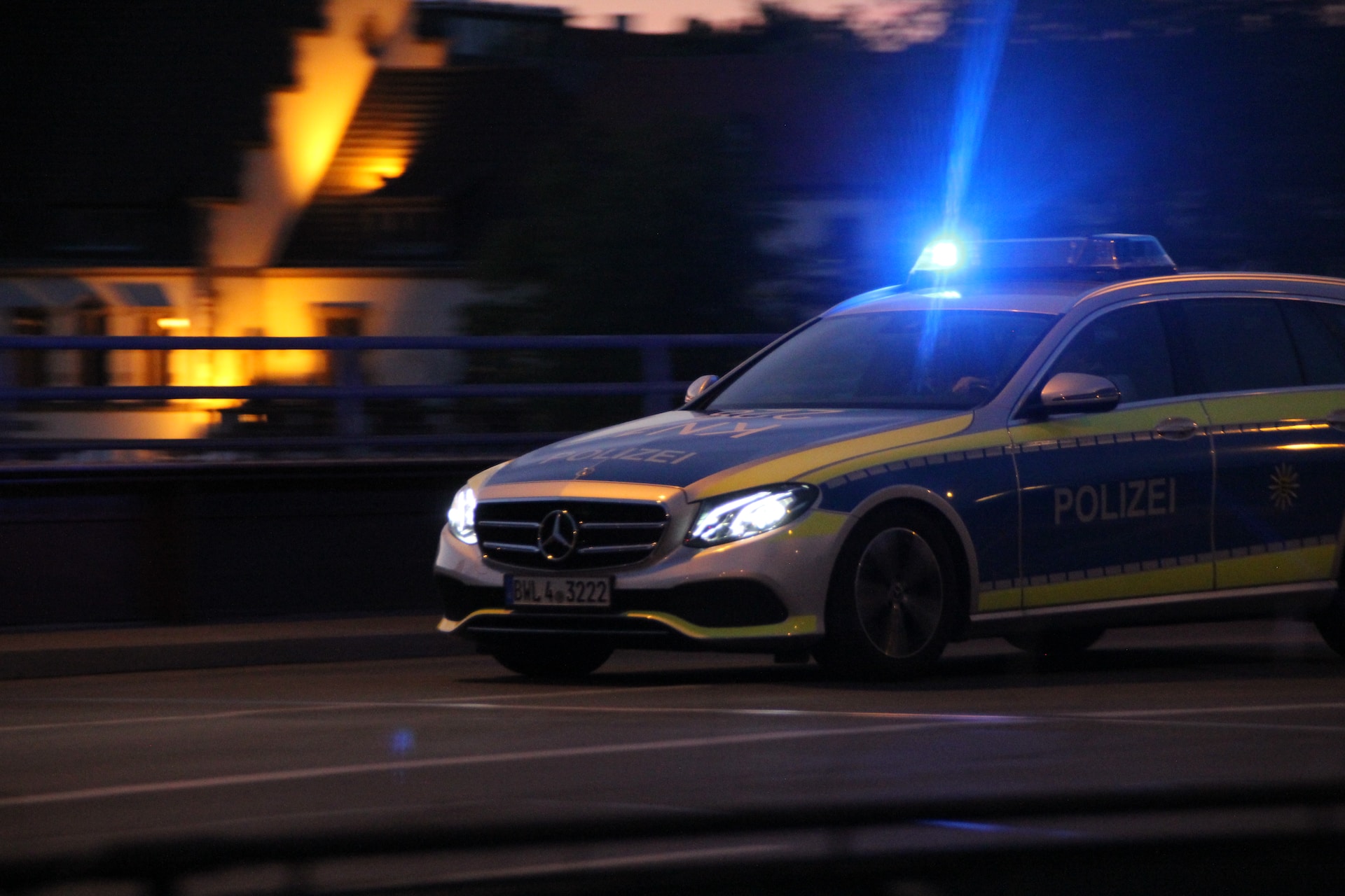 Albtraum auf der A48: Drei Tote und sechs Schwerverletzte bei tragischem Unfall nahe Koblenz