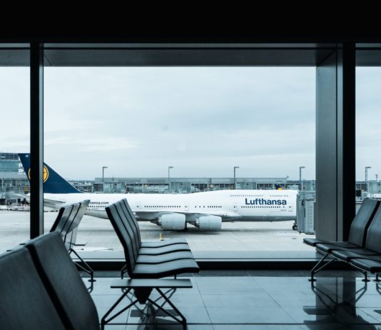 Streik im französischen Luftverkehr: 25 % der Flüge verschiedenen Flughäfen fallen am Montag aus Flughafen_Lufthansa